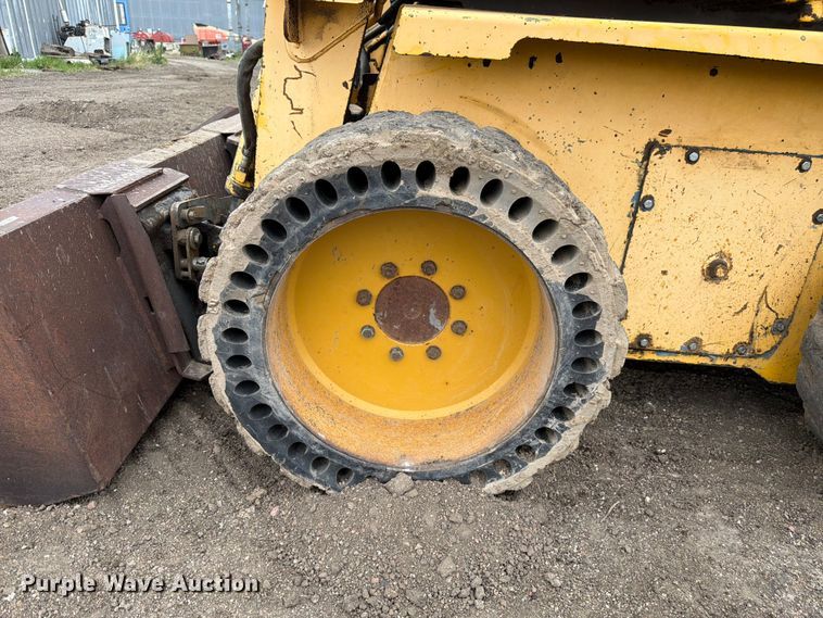 image for item EW2104 1997 GEHL SL6635 skid steer loader