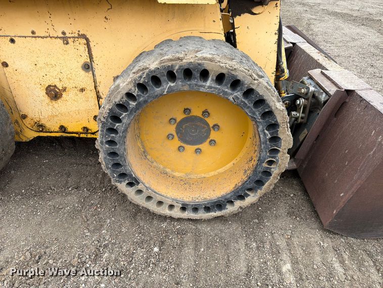 image for item EW2104 1997 GEHL SL6635 skid steer loader