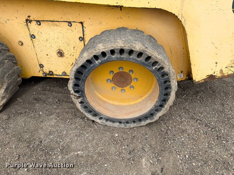 image for item EW2104 1997 GEHL SL6635 skid steer loader