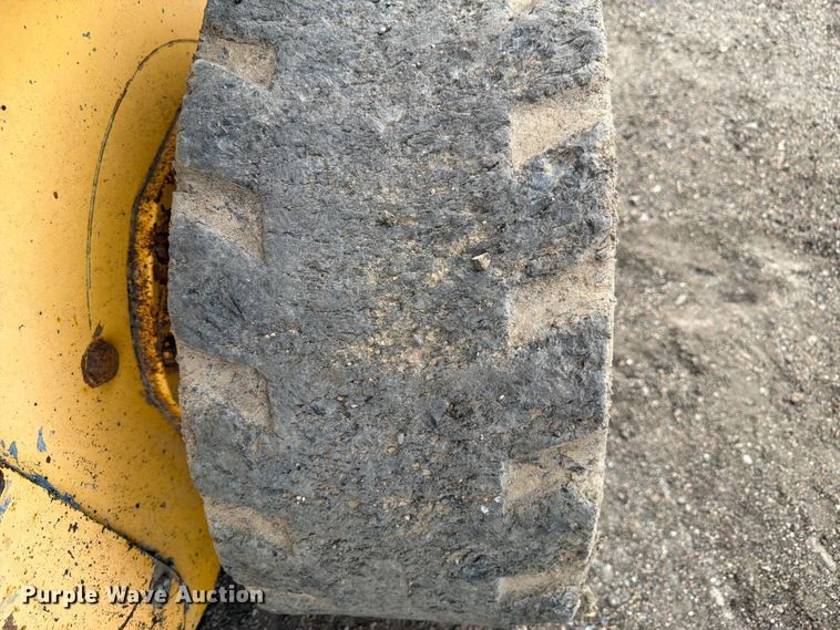 image for item EW2104 1997 GEHL SL6635 skid steer loader