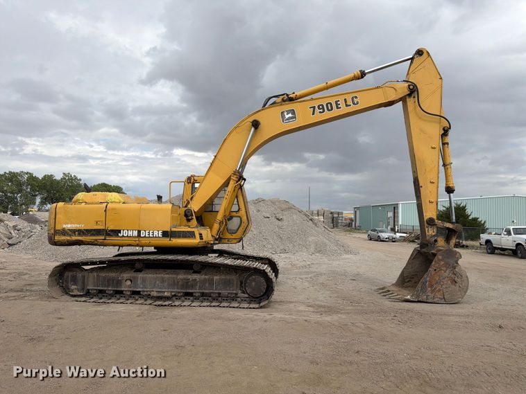 image for item EW2106 1994 John Deere 790ELC excavator