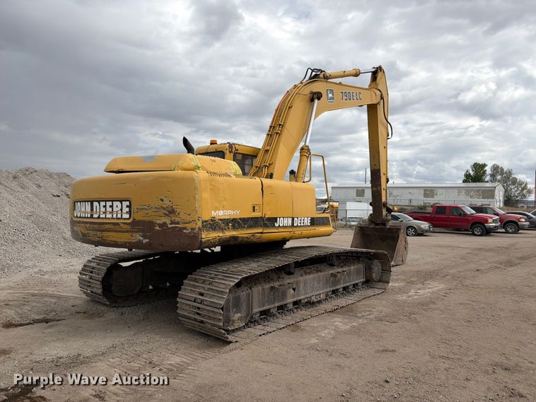 image for item EW2106 1994 John Deere 790ELC excavator