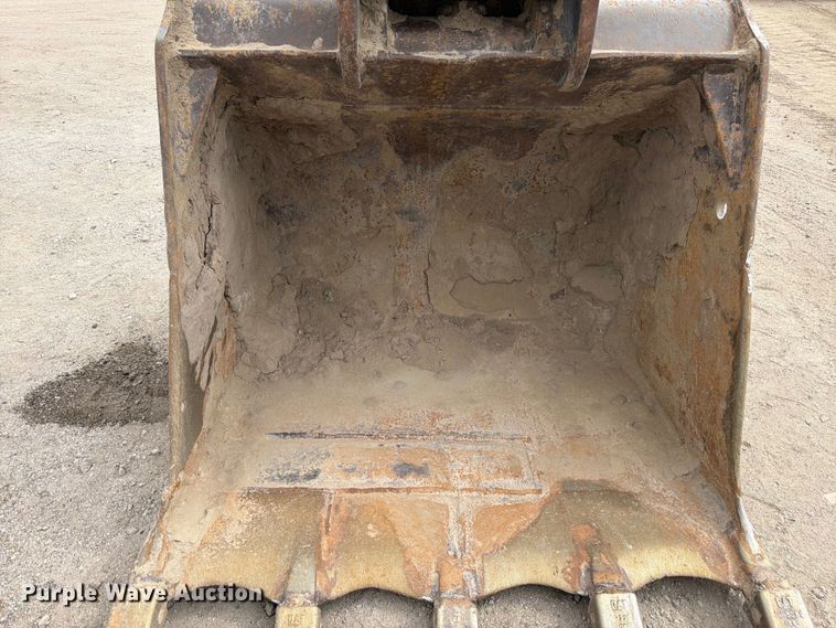 image for item EW2106 1994 John Deere 790ELC excavator