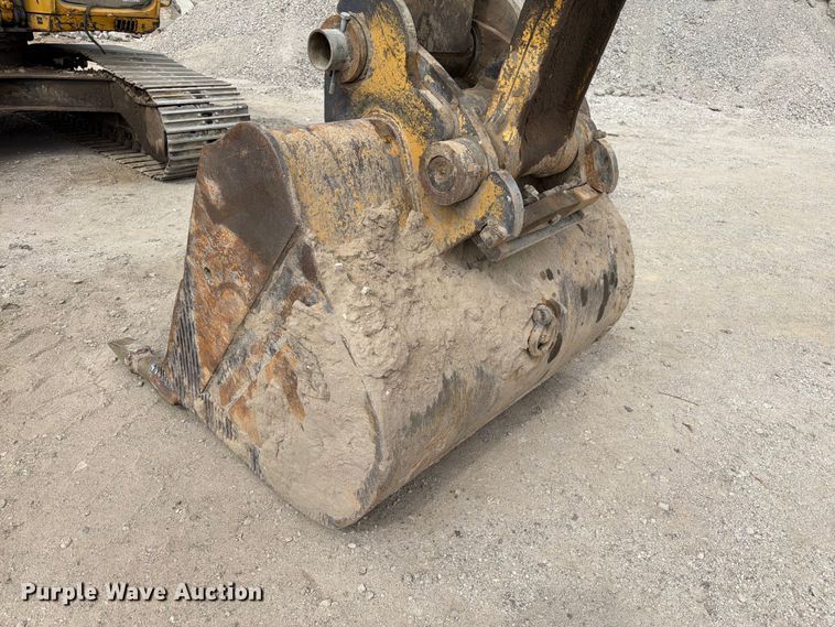 image for item EW2106 1994 John Deere 790ELC excavator