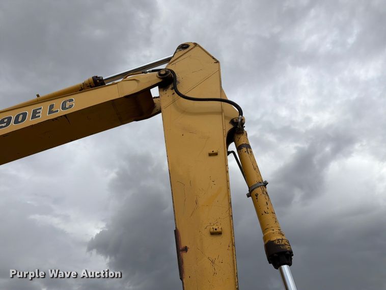 image for item EW2106 1994 John Deere 790ELC excavator