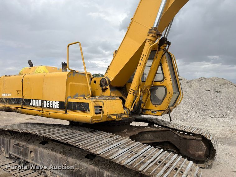 image for item EW2106 1994 John Deere 790ELC excavator