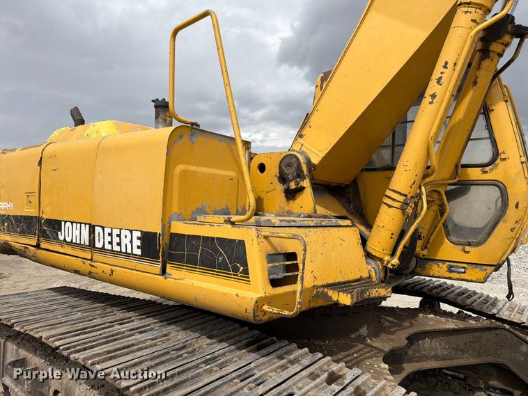 image for item EW2106 1994 John Deere 790ELC excavator