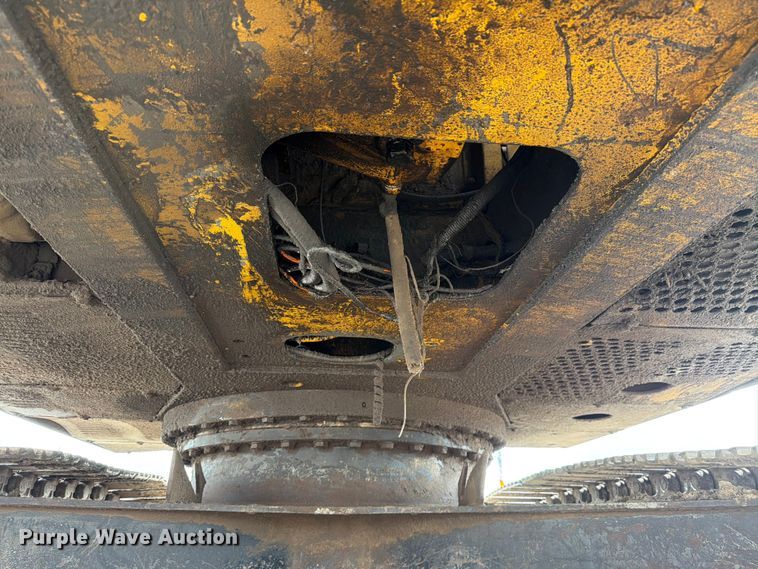 image for item EW2106 1994 John Deere 790ELC excavator