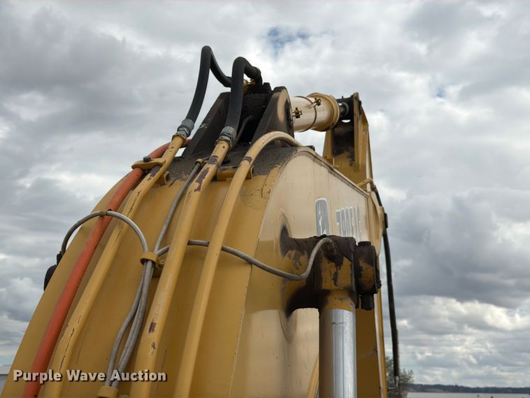 image for item EW2106 1994 John Deere 790ELC excavator