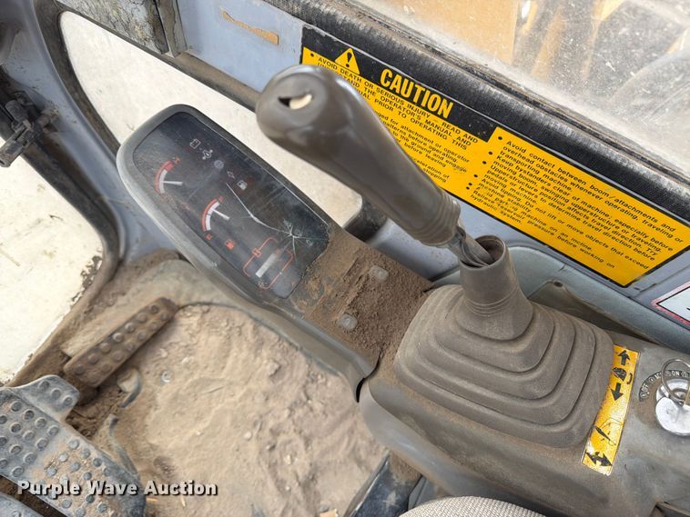 image for item EW2106 1994 John Deere 790ELC excavator