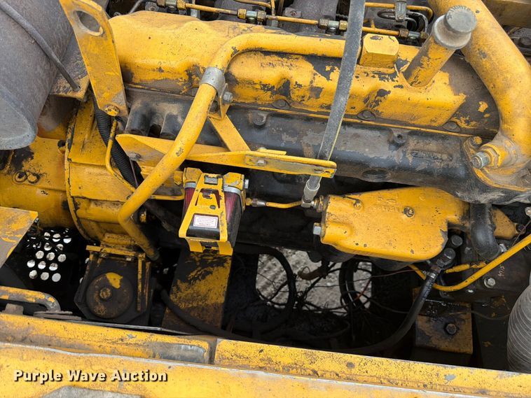 image for item EW2106 1994 John Deere 790ELC excavator