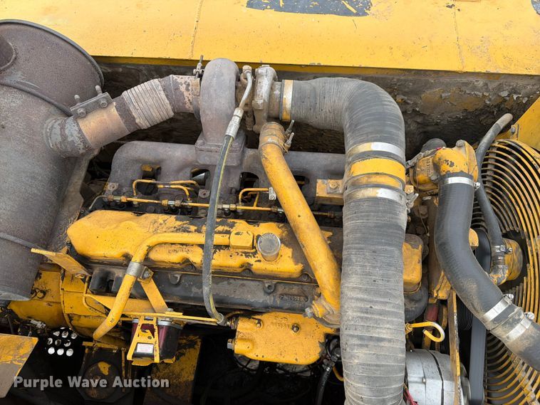 image for item EW2106 1994 John Deere 790ELC excavator