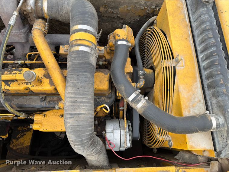 image for item EW2106 1994 John Deere 790ELC excavator