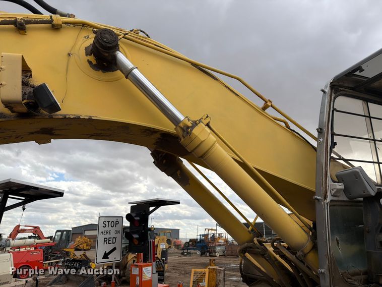 image for item EW2110 Kobelco SK200LC excavator