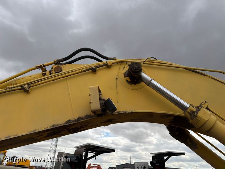 image for item EW2110 Kobelco SK200LC excavator