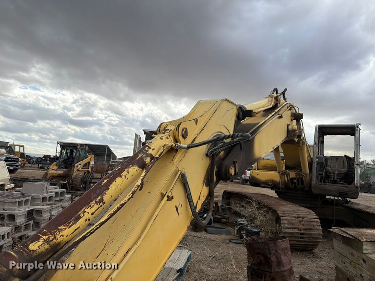 image for item EW2110 Kobelco SK200LC excavator