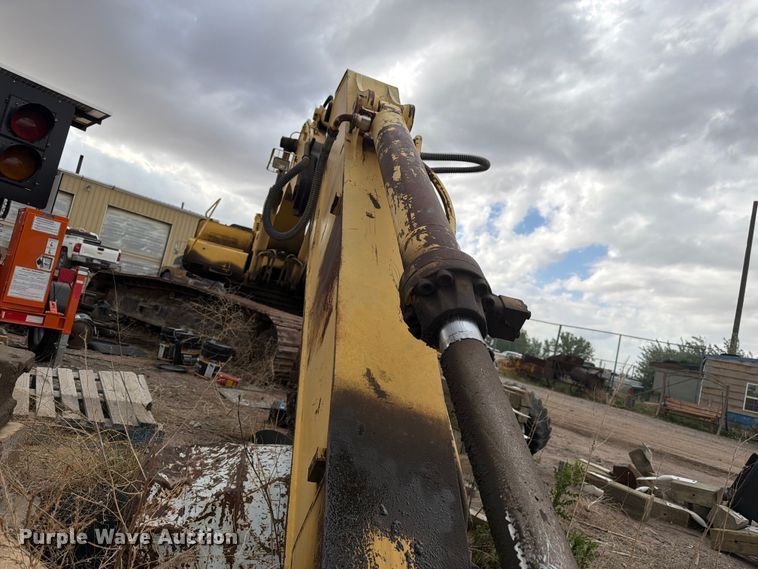 image for item EW2110 Kobelco SK200LC excavator