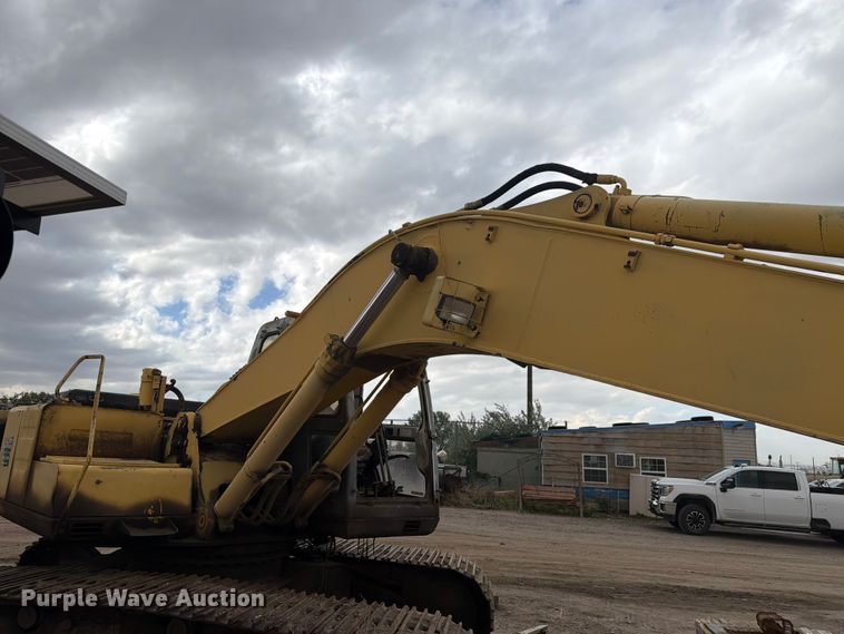 image for item EW2110 Kobelco SK200LC excavator