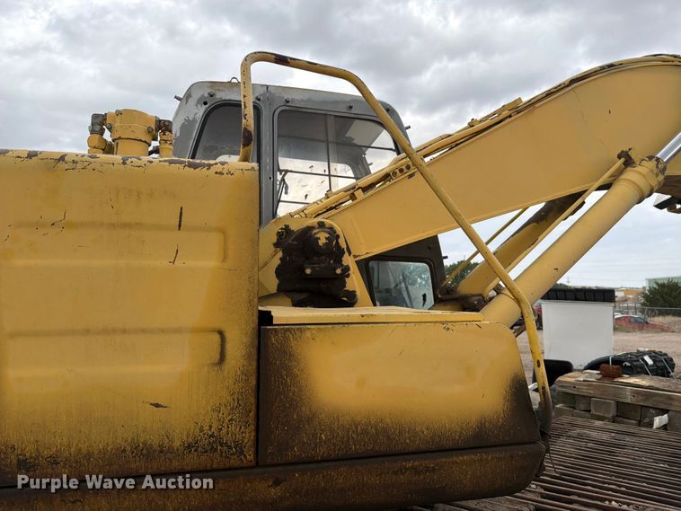 image for item EW2110 Kobelco SK200LC excavator