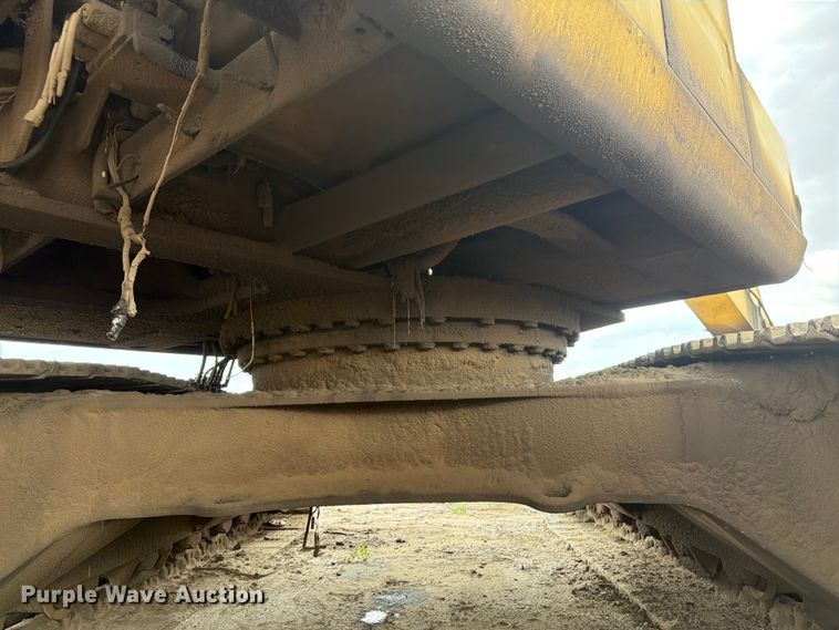 image for item EW2110 Kobelco SK200LC excavator