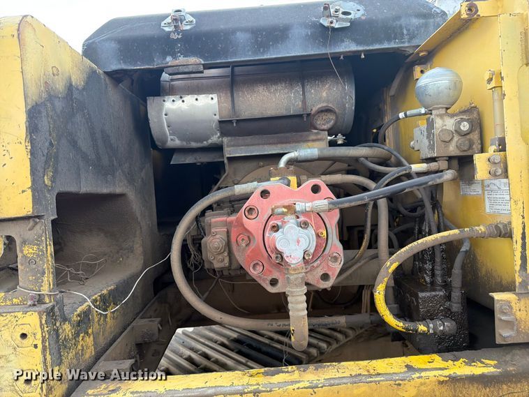 image for item EW2110 Kobelco SK200LC excavator