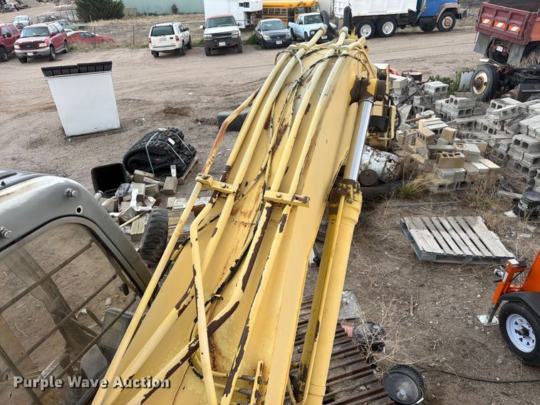 image for item EW2110 Kobelco SK200LC excavator