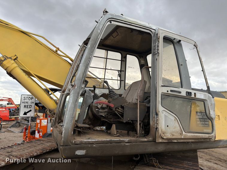 image for item EW2110 Kobelco SK200LC excavator