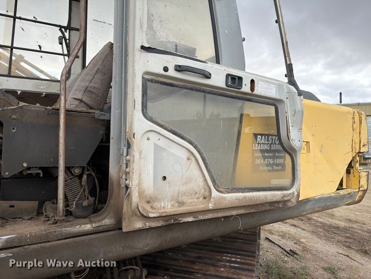 image for item EW2110 Kobelco SK200LC excavator
