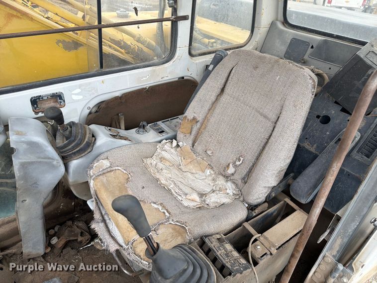 image for item EW2110 Kobelco SK200LC excavator