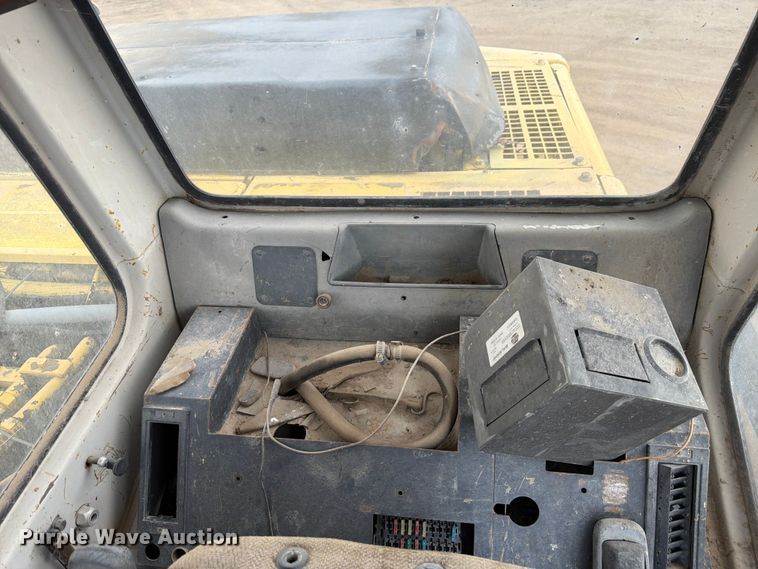 image for item EW2110 Kobelco SK200LC excavator