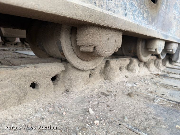 image for item EW2110 Kobelco SK200LC excavator