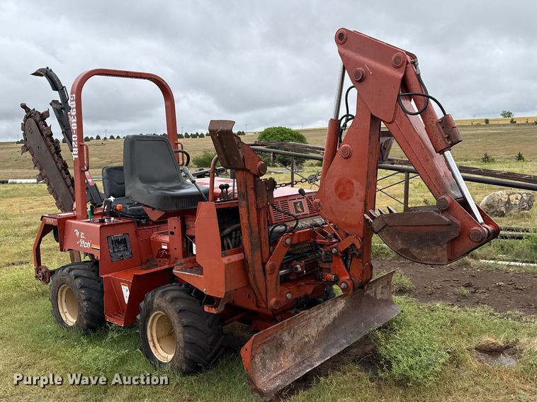 image for item FB6658 2004 Ditch Witch 3700DD trencher