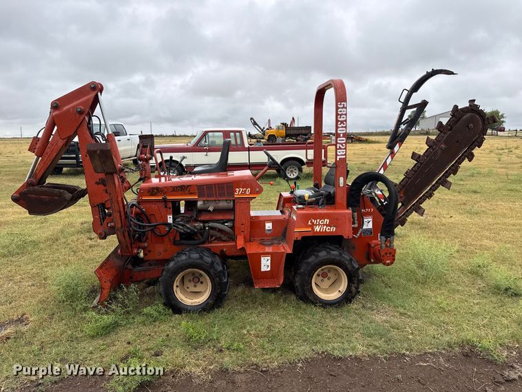 image for item FB6658 2004 Ditch Witch 3700DD trencher