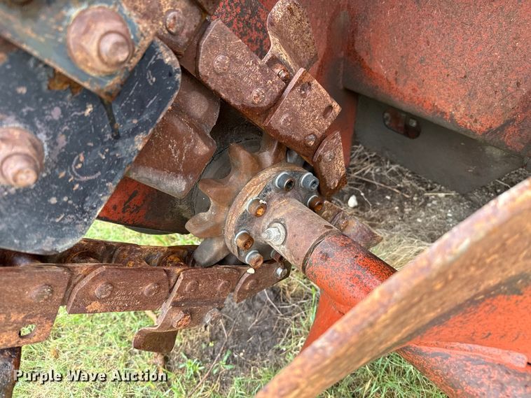 image for item FB6658 2004 Ditch Witch 3700DD trencher