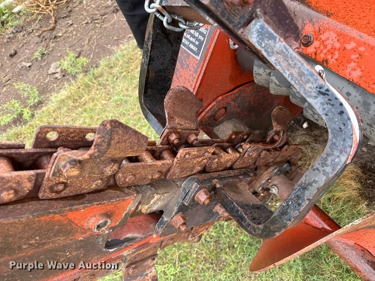 image for item FB6658 2004 Ditch Witch 3700DD trencher