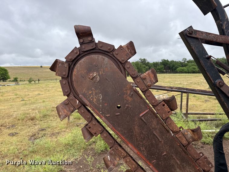 image for item FB6658 2004 Ditch Witch 3700DD trencher