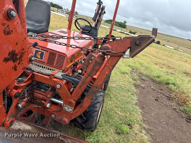 image for item FB6658 2004 Ditch Witch 3700DD trencher