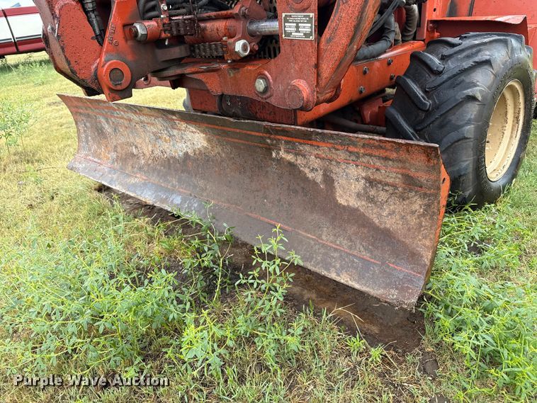 image for item FB6658 2004 Ditch Witch 3700DD trencher