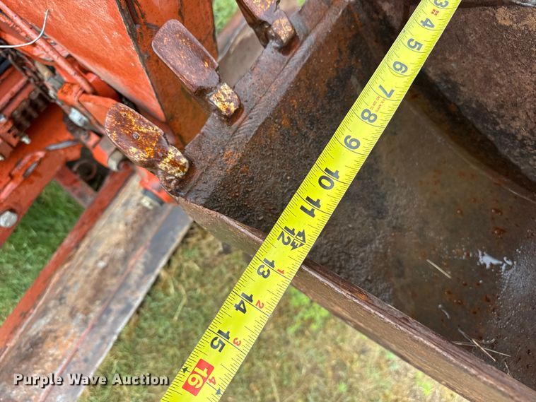 image for item FB6658 2004 Ditch Witch 3700DD trencher