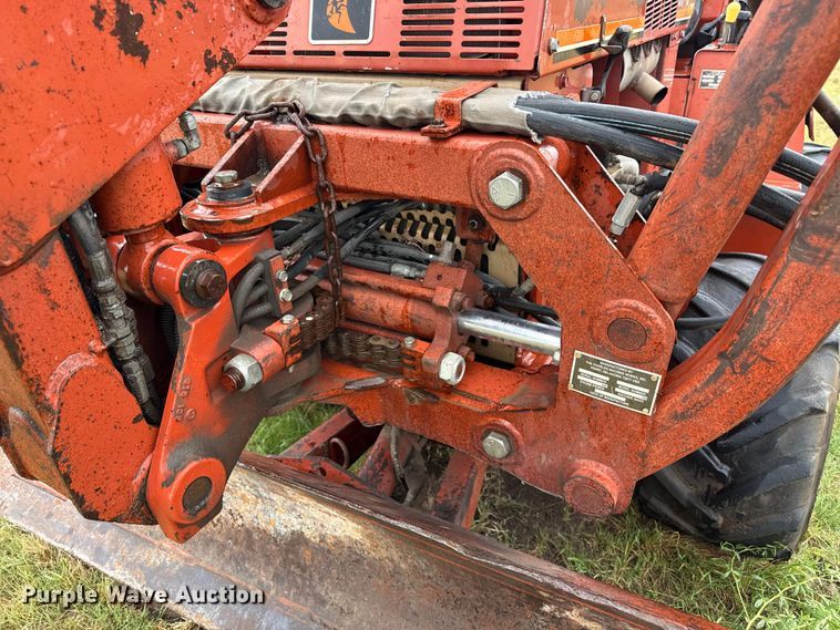 image for item FB6658 2004 Ditch Witch 3700DD trencher