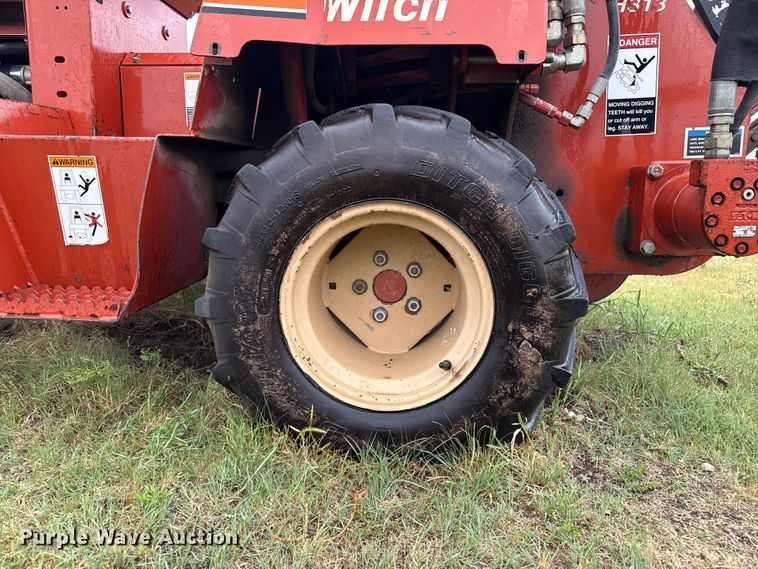 image for item FB6658 2004 Ditch Witch 3700DD trencher