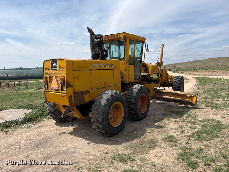 image for item FB6732 1991 John Deere 770B-H motor grader