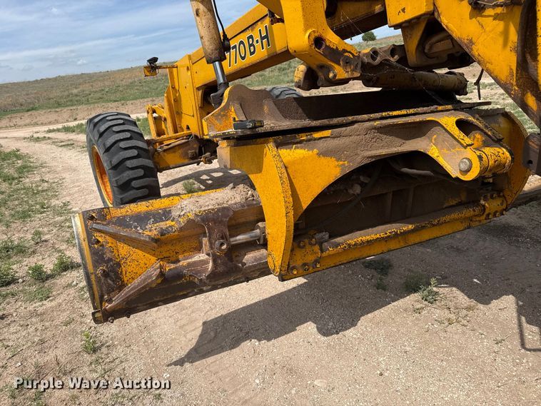 image for item FB6732 1991 John Deere 770B-H motor grader