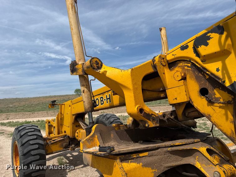 image for item FB6732 1991 John Deere 770B-H motor grader