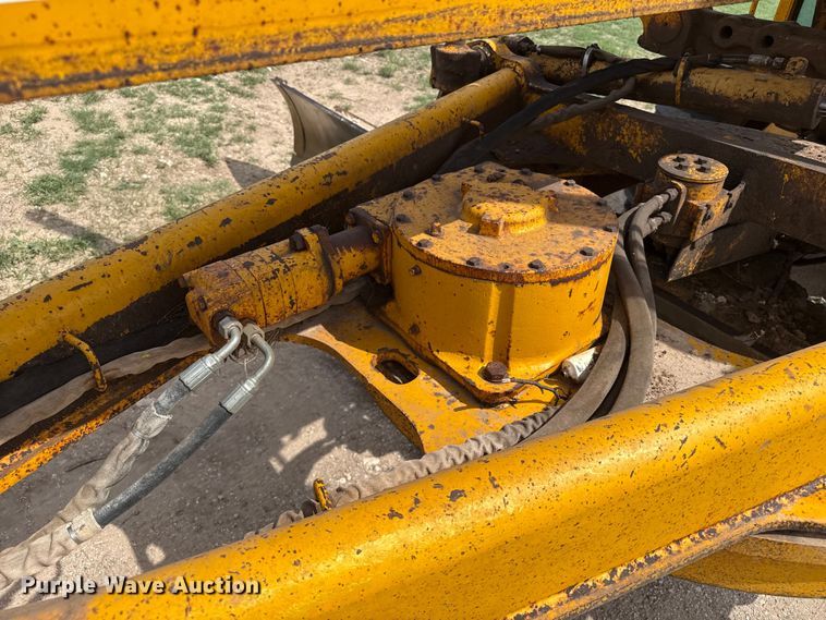 image for item FB6732 1991 John Deere 770B-H motor grader
