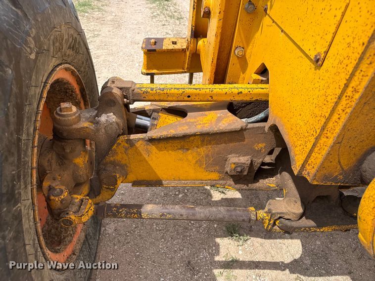 image for item FB6732 1991 John Deere 770B-H motor grader