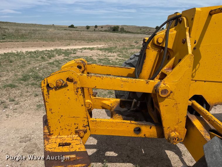image for item FB6732 1991 John Deere 770B-H motor grader