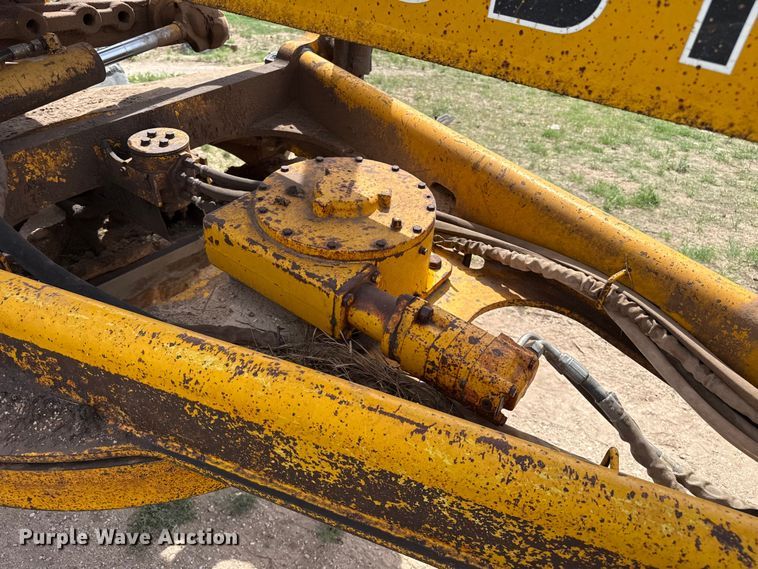 image for item FB6732 1991 John Deere 770B-H motor grader