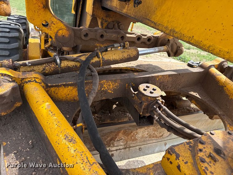 image for item FB6732 1991 John Deere 770B-H motor grader