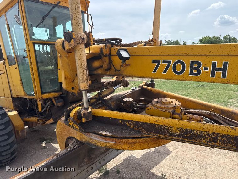 image for item FB6732 1991 John Deere 770B-H motor grader